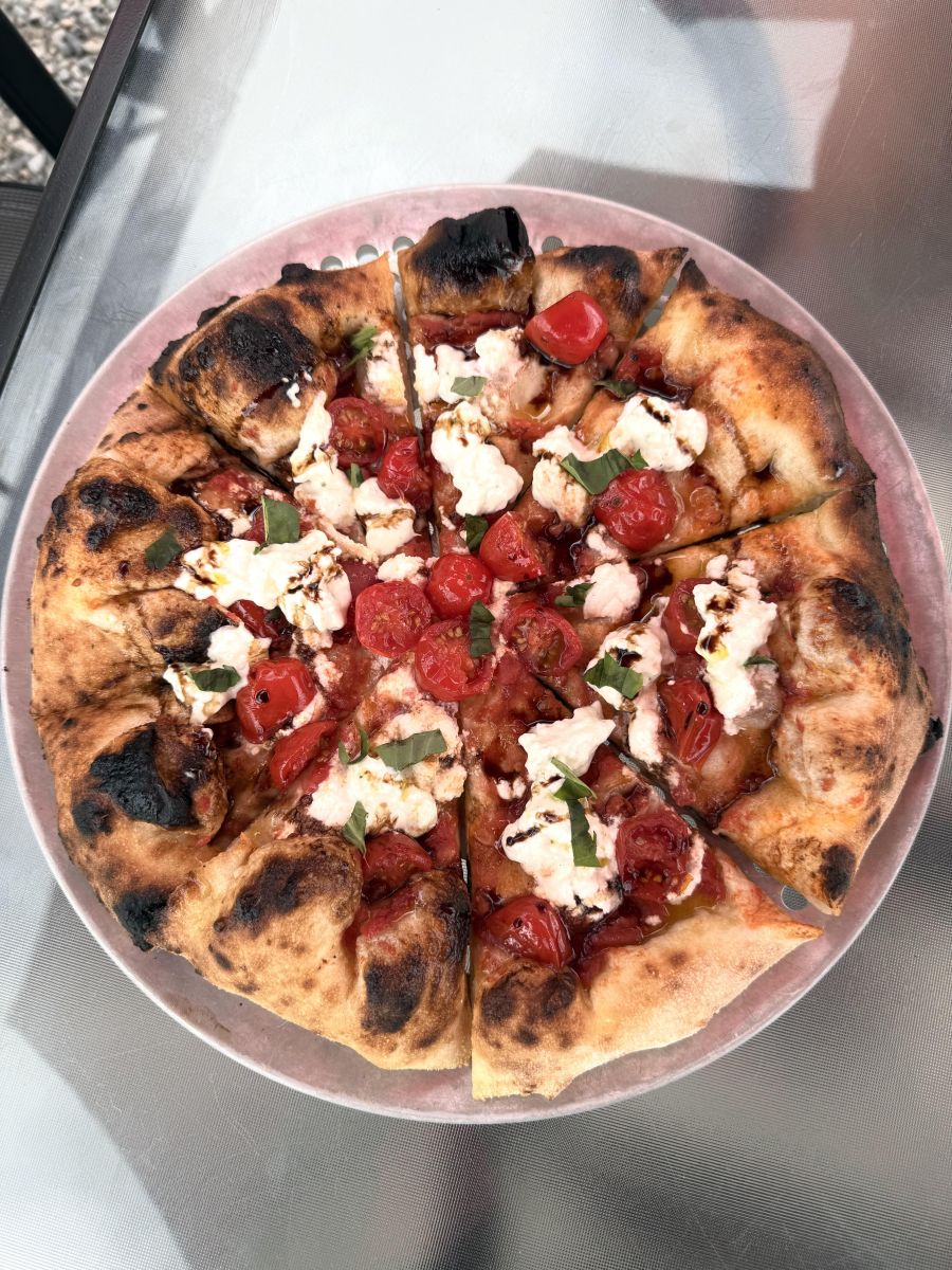 </who>The burrata cheese pizza.